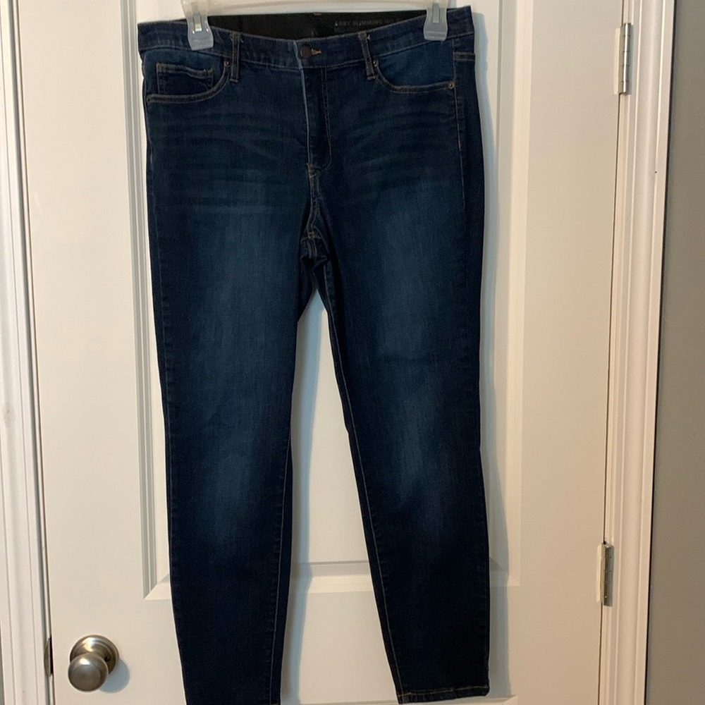 Abby Slimming No Gap Mid Rise Stretch Jeans EUC